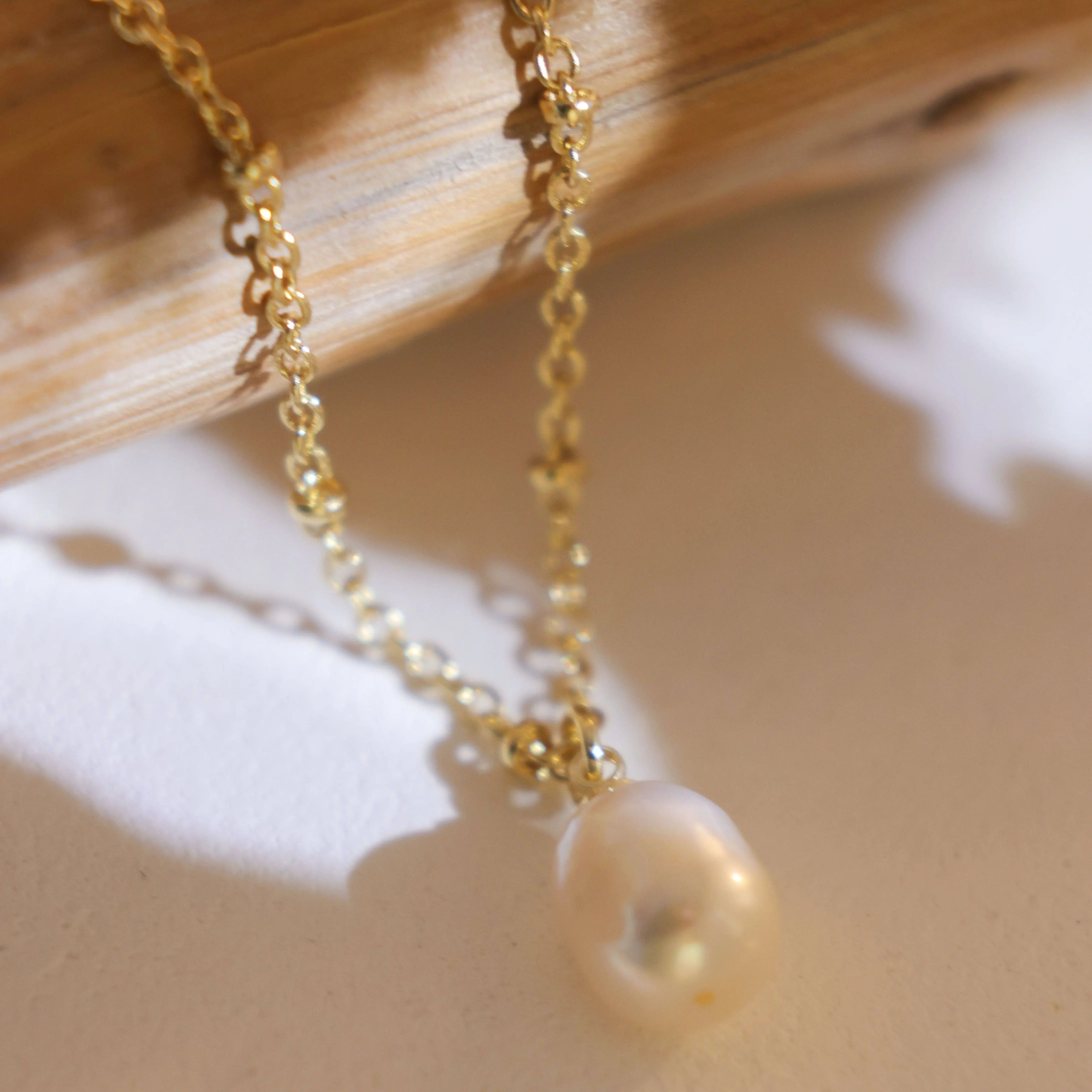 The Freshwater Pearl Pendant