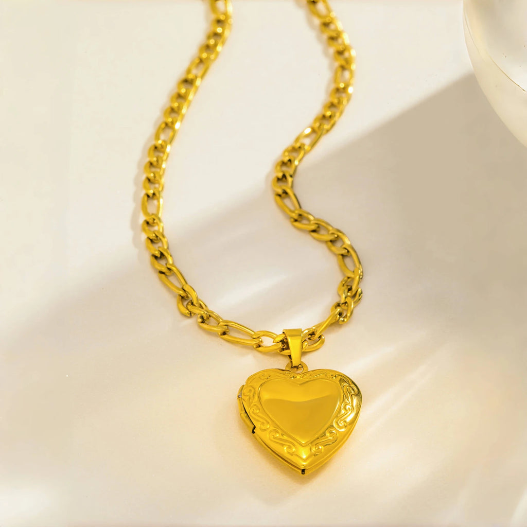 Romantic Love Heart Locket Pendant Necklace for Women Girls Openable Album Photo Frame Stainless Steel Necklaces Gift for Her